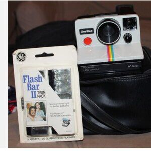 Polaroid One Step SX-70 With Flash bar Twin Pack And Case